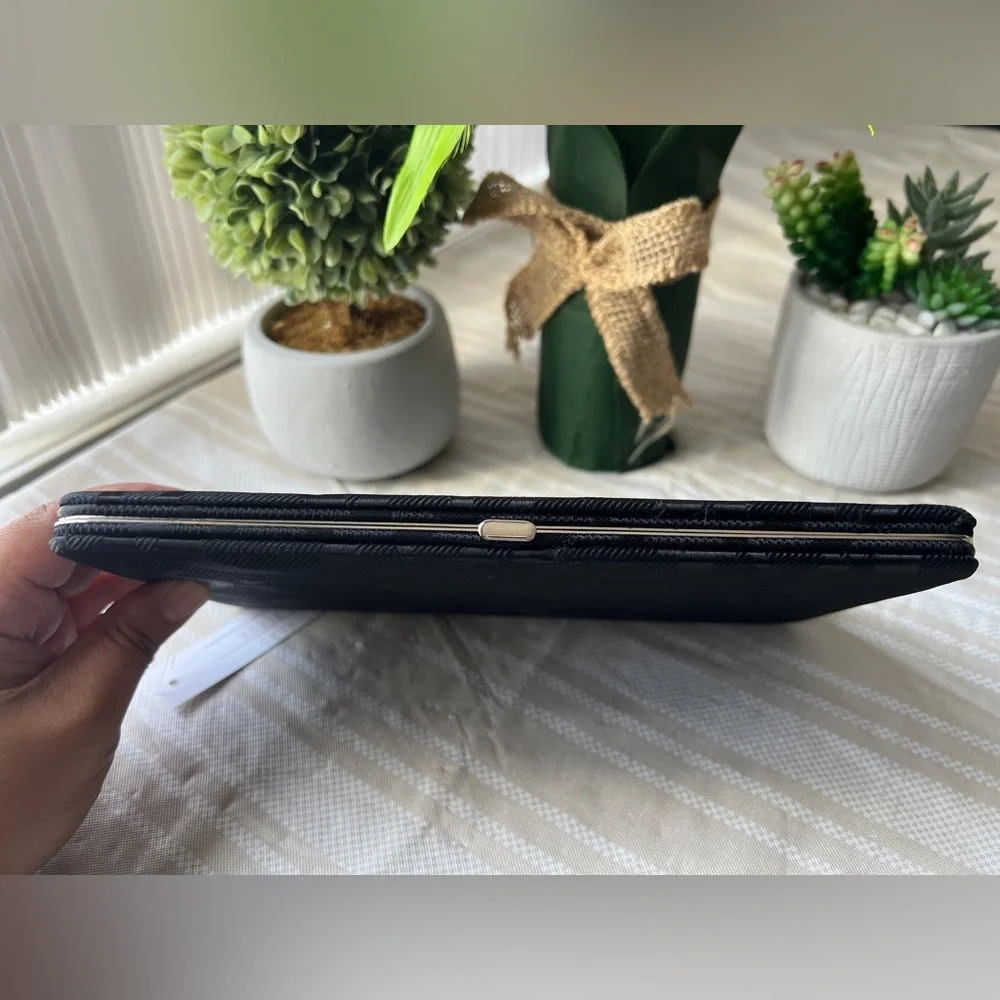 Black “G” Wallet/Clutch